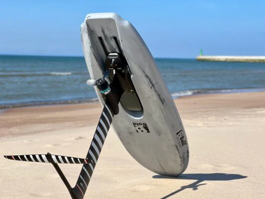 Bold Roboto Foil Drive Trench Board - Image 7